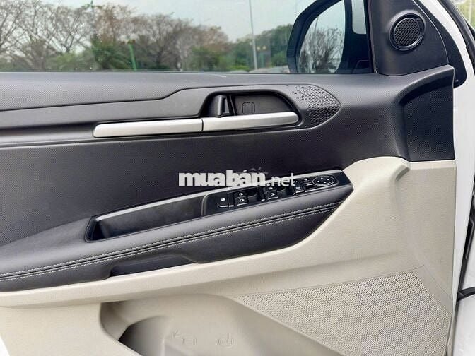 Kia Sonet 1.5 AT 2022 Dky 2023, nhiều đồ chơi lắm!