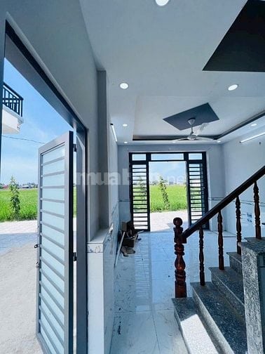 Nhà 2 MT, ngay ngã ba Mỹ Hạnh, gần Hóc Môn,nhà mới 450triệu nhận nhà