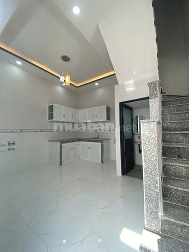 Nhà 2 MT, ngay ngã ba Mỹ Hạnh, gần Hóc Môn,nhà mới 450triệu nhận nhà