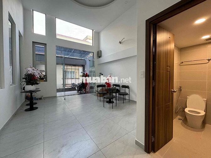 MBKD 40m2 lối riêng có sân Thạch Thị Thanh, Hai Bà Trưng Spa, Cf, Shop