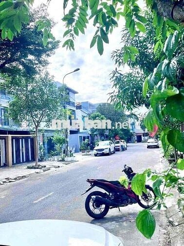 BÁN ĐẤT TRUNG LƯƠNG 6 SIÊU ĐẸP GẦN CHUNG CƯ GẦN SÂN VẬN ĐỘNG