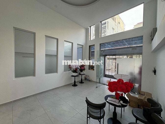 MBKD 40m2 lối riêng có sân Thạch Thị Thanh, Hai Bà Trưng Spa, Cf, Shop