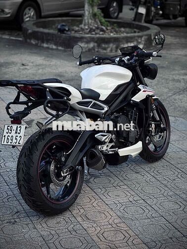 Street Triple 765RS 2018 bản full option giá tốt
