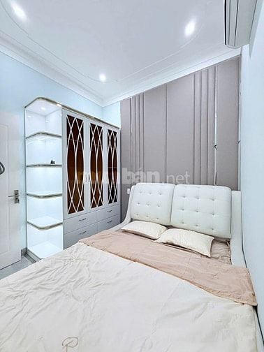 Biệt thự mini Đẹp, kiệt đậu đỗ ô tô Nguyễn Xí, cách kiệt đúng 70m
