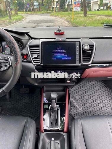 Honda City L 2023 - 11800 km