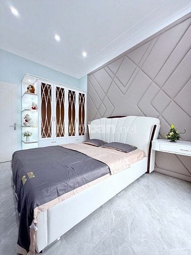 Biệt thự mini Đẹp, kiệt đậu đỗ ô tô Nguyễn Xí, cách kiệt đúng 70m