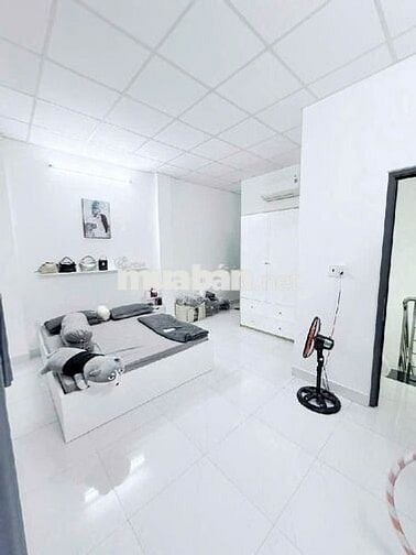 CHỦ NGỘP BÁN GẤP, GẦN CHỢ TÂN HƯƠNG, HẺM Ô TÔ , DTSD 70M2 CHỈ 3 TỶ 65