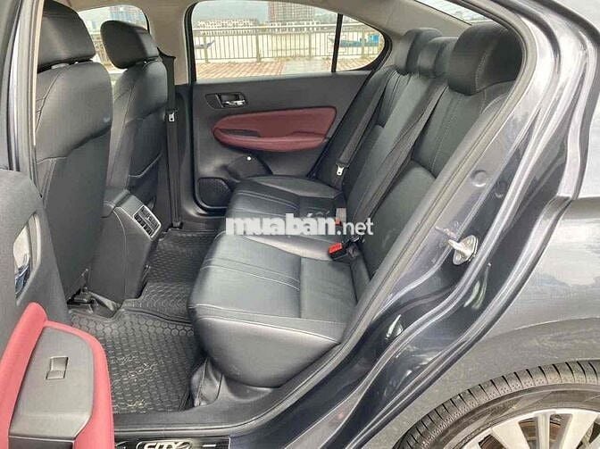 Honda City L 2023 - 11800 km