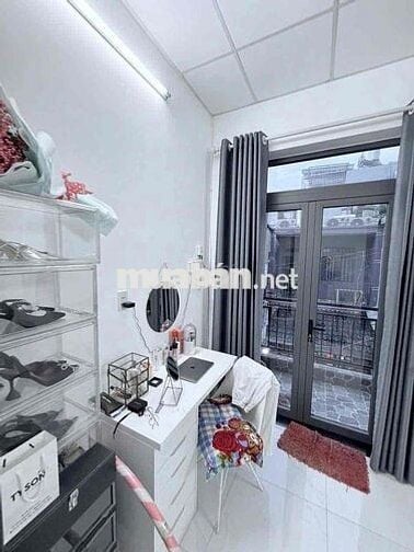 Bán Nhà lô góc , h4m, Gần chợ Tân Hương, Dt 35m2- Nhỉnh 3 tỷ xíu