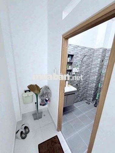 Bán Nhà lô góc , h4m, Gần chợ Tân Hương, Dt 35m2- Nhỉnh 3 tỷ xíu