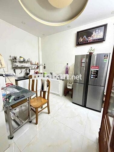 GẤP BÁN-46m2 Nhà Văn Cao-HXH đỗ cổng-CHỈ 5.2 Tỷ-4*11,5