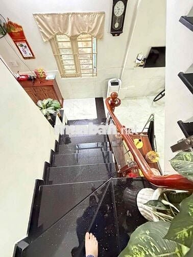 GẤP BÁN-46m2 Nhà Văn Cao-HXH đỗ cổng-CHỈ 5.2 Tỷ-4*11,5