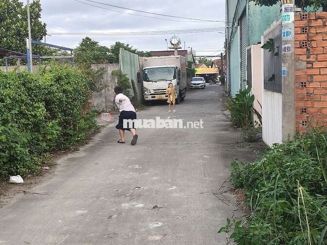 Đất sec huỳnh văn lũy vào 30m gần bên nhà thờ và trường Nguyễn khuyến