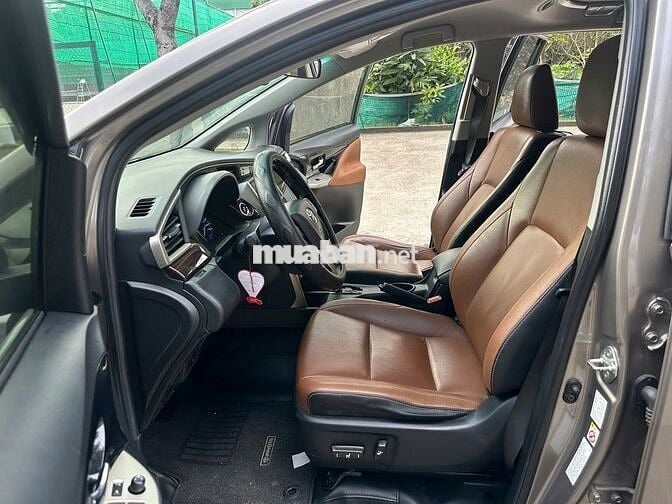 Toyota Innova 2019 2.0V - 57000 km