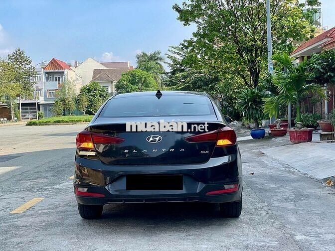 Hyundai Elantra 2019 1.6 AT - 100000 km