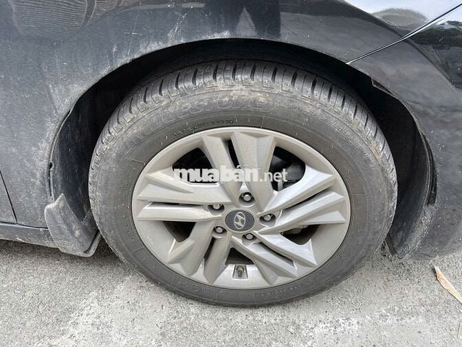 Hyundai Elantra 2019 1.6 AT - 100000 km