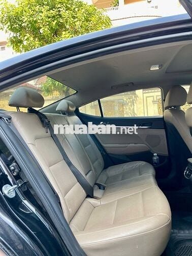 Hyundai Elantra 2019 1.6 AT - 100000 km