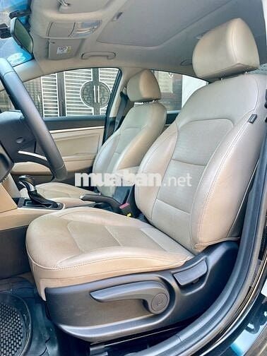 Hyundai Elantra 2019 1.6 AT - 100000 km