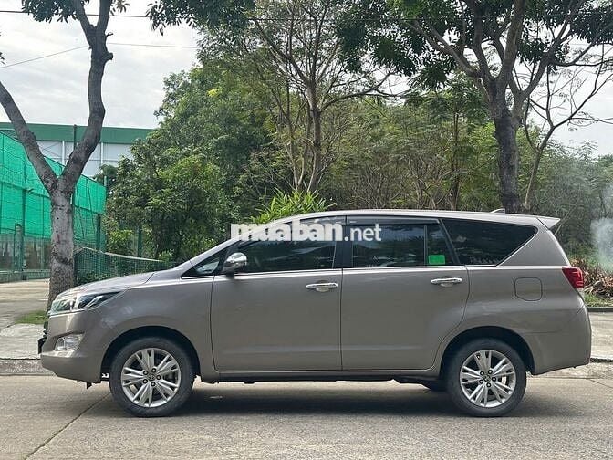 Toyota Innova 2019 2.0V - 57000 km
