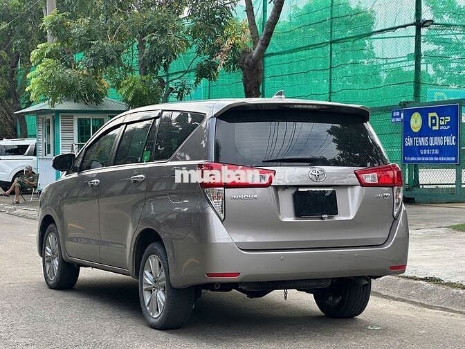 Toyota Innova 2019 2.0V - 57000 km