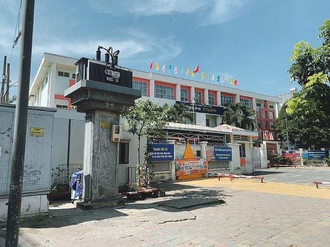 Nhà cho thuê Góc 2MT Gò Vấp, 6x15, 3 Tầng, 5PN, 5WC, 5ML, Giao ngay.