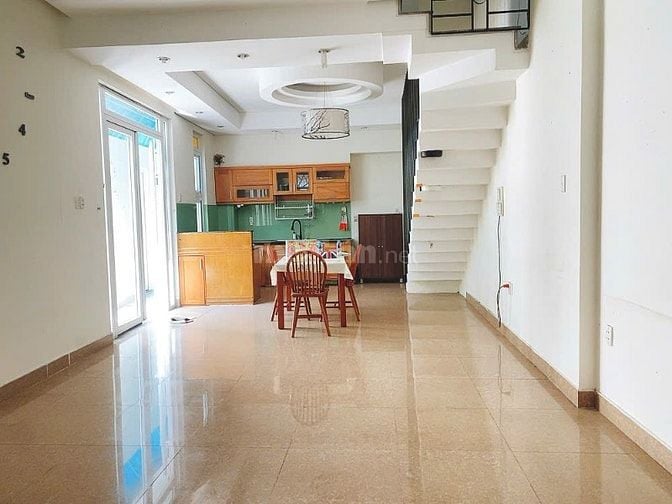 Nhà cho thuê Góc 2MT Gò Vấp, 6x15, 3 Tầng, 5PN, 5WC, 5ML, Giao ngay.