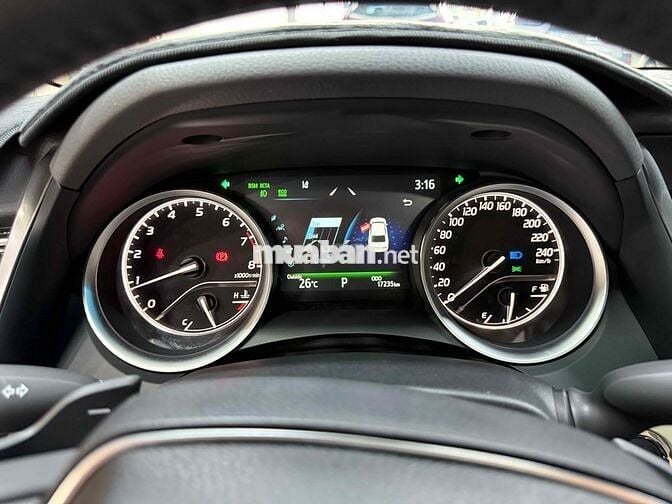 Toyota Camry 2.0Q 2022 lướt giá tốt ạ