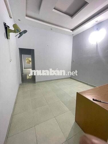 cho thuê nhà nguyên căn d xe hoi 2p ngủ gần chợ