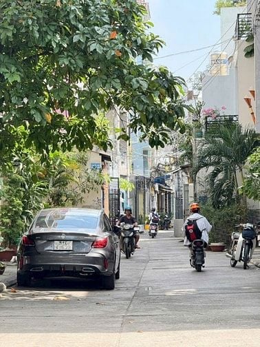 Bán Nhà gần Aeon Mall 5x24 2 Tầng chỉ 7 tỷ hơn