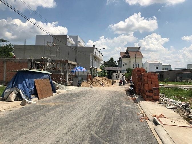 Bán đất thổ cư Nguyễn THị Lắng 6x18m thổ cư,sổ riêng