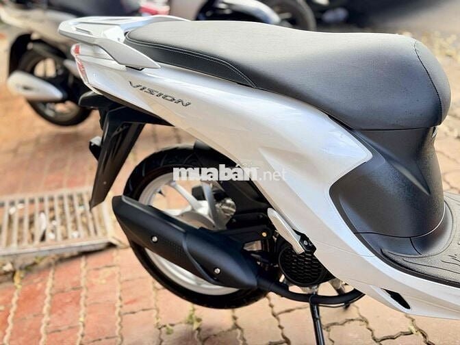 VISION 2024 MÀU TRẮNG KHÁCH HỎI NHIỀU