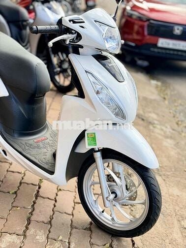 VISION 2024 MÀU TRẮNG KHÁCH HỎI NHIỀU