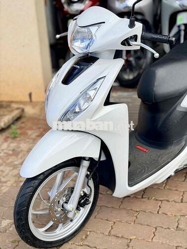 VISION 2024 MÀU TRẮNG KHÁCH HỎI NHIỀU