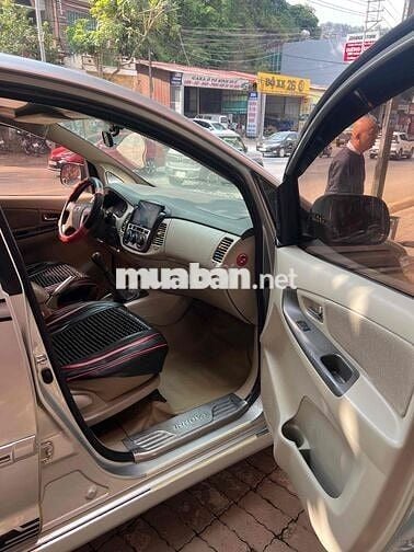 Toyota Innova 2011 G - 100000 km