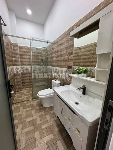 Bán nhanh nhà định cư Úc đường Lê Tự Tài-Phú Nhuận 1Tỷ990 hẻm rộng