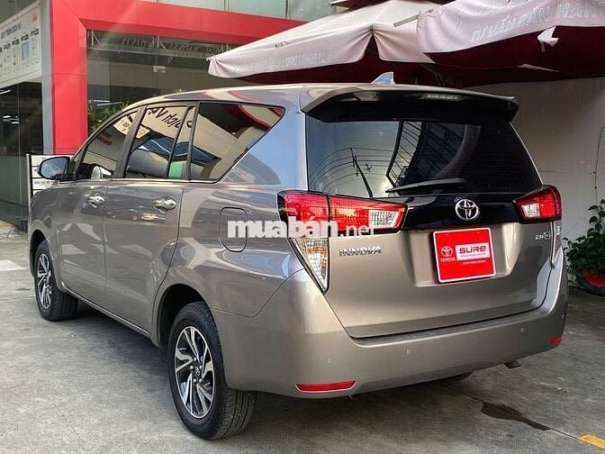 Toyota Innova 2023 G 2.0 AT - 9706 km