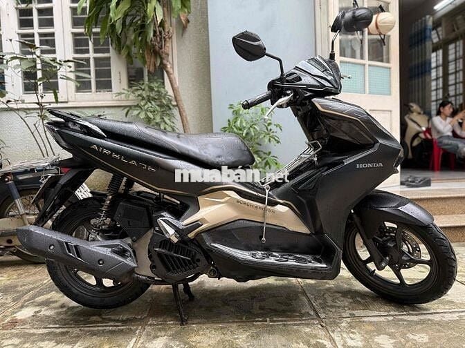 Airbalde đen mù khoá ga bs43, máy zin ngon.