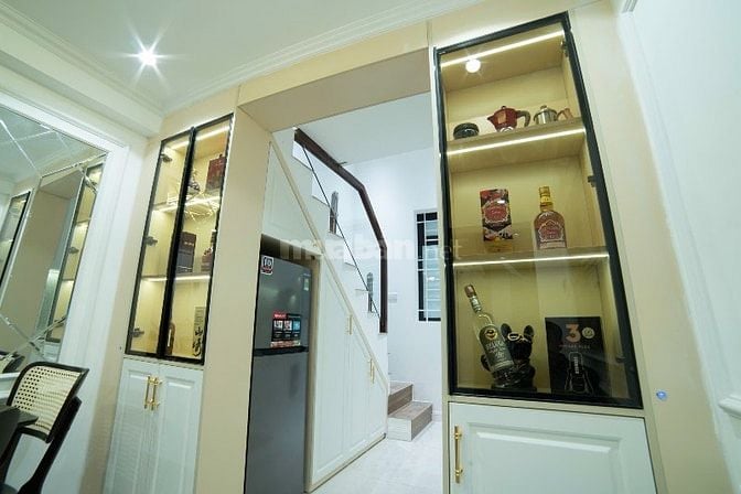 Nhà 4,5T đẹp ngõ Tôn Đức Thắng-Văn Miếu ngõ 2,5m cách Mp 60m dt 18m 