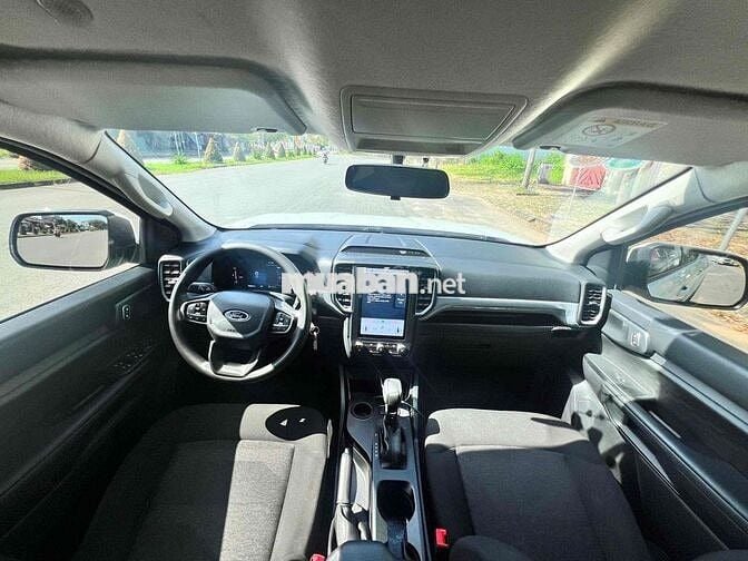 Ford Ranger XLS 1 Cầu 2024 48.000 km Trắng Hãng