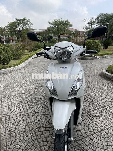 Honda Vision Trắng 17000 km