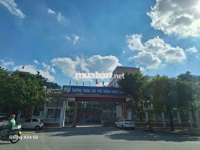 Cho thuê căn hộ chung cư 95m 2 ngủ 2 wc