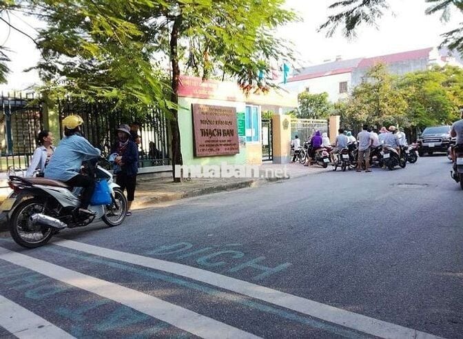 Cho thuê căn hộ chung cư 95m 2 ngủ 2 wc