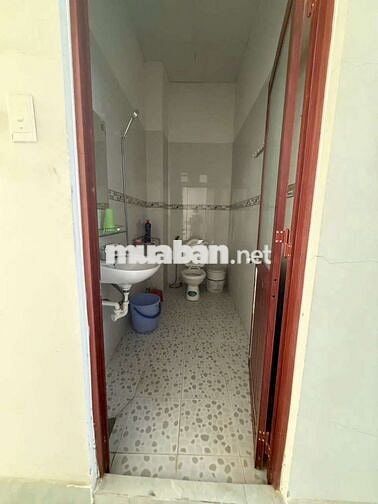 Nhà 3 lầu 4m x 18m 5,2 tỷ xã Phước Kiển hiếm , xe hơi tới nơi sát MT