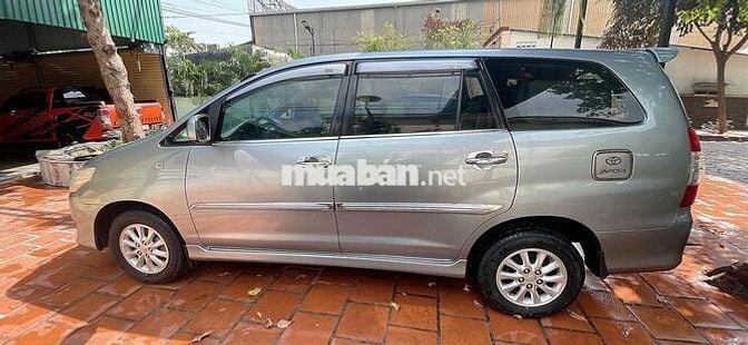 Toyota Innova 2012 E - 95000 km
