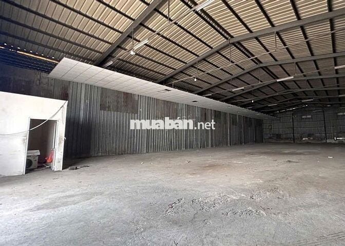 Kho diện tích 275m2 ở Đường Trần Trọng Cung cần cho thuê gấp