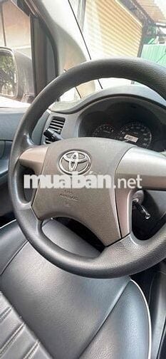 Toyota Innova 2012 E - 95000 km