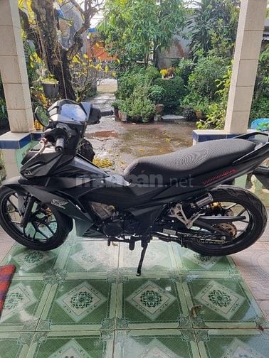 Bán winner v1 màu đen nhám 2018