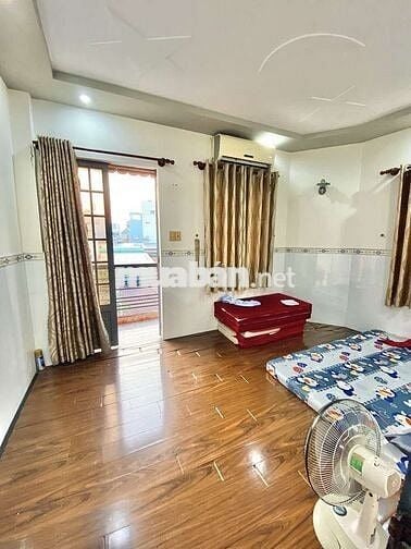 Bán nhà đường CMT8, P13, Quận10, 40m2, ngang 4.2m, 3tầng, 2PN, hẻm2.5m