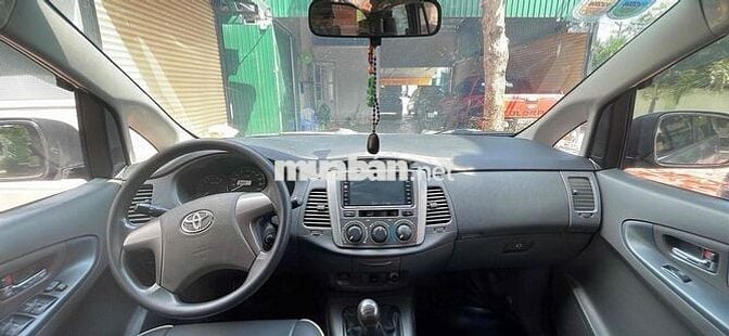 Toyota Innova 2012 E - 95000 km