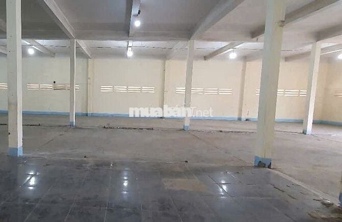 Kho ở Bùi Văn Ba cần cho thuê gấp diện tích 300m2 đường cont